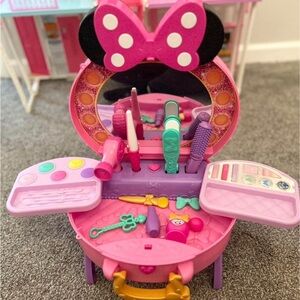 Disney Minnie Mouse Magic Pretend Play Vanity